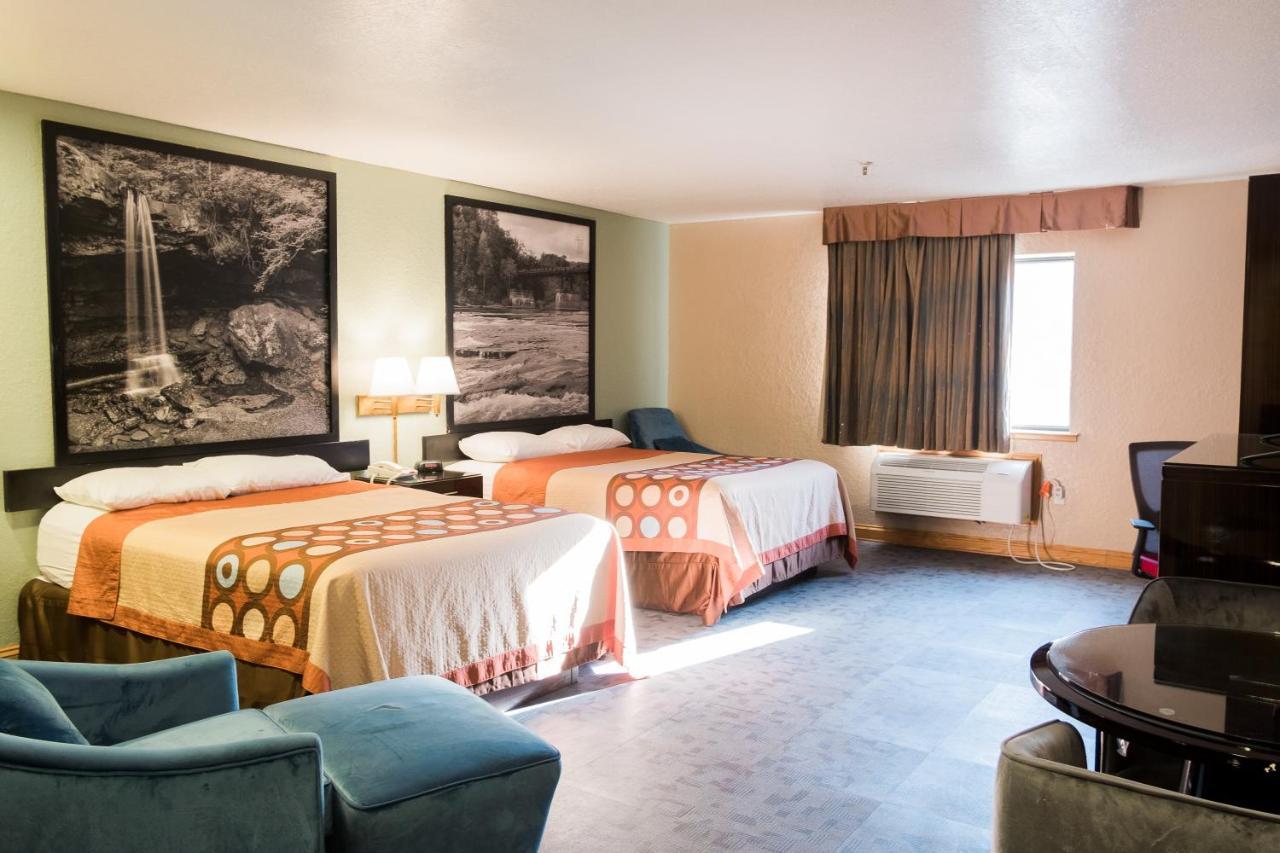 Super 8 By Wyndham Uniontown Pa Hotel Eksteriør billede