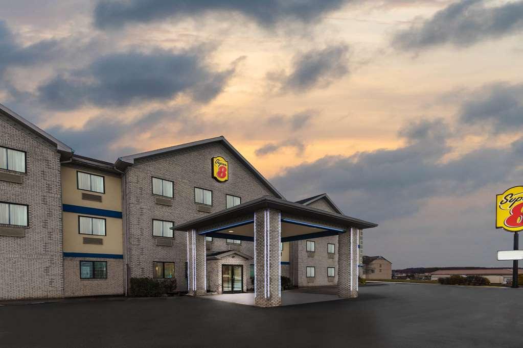 Super 8 By Wyndham Uniontown Pa Hotel Eksteriør billede